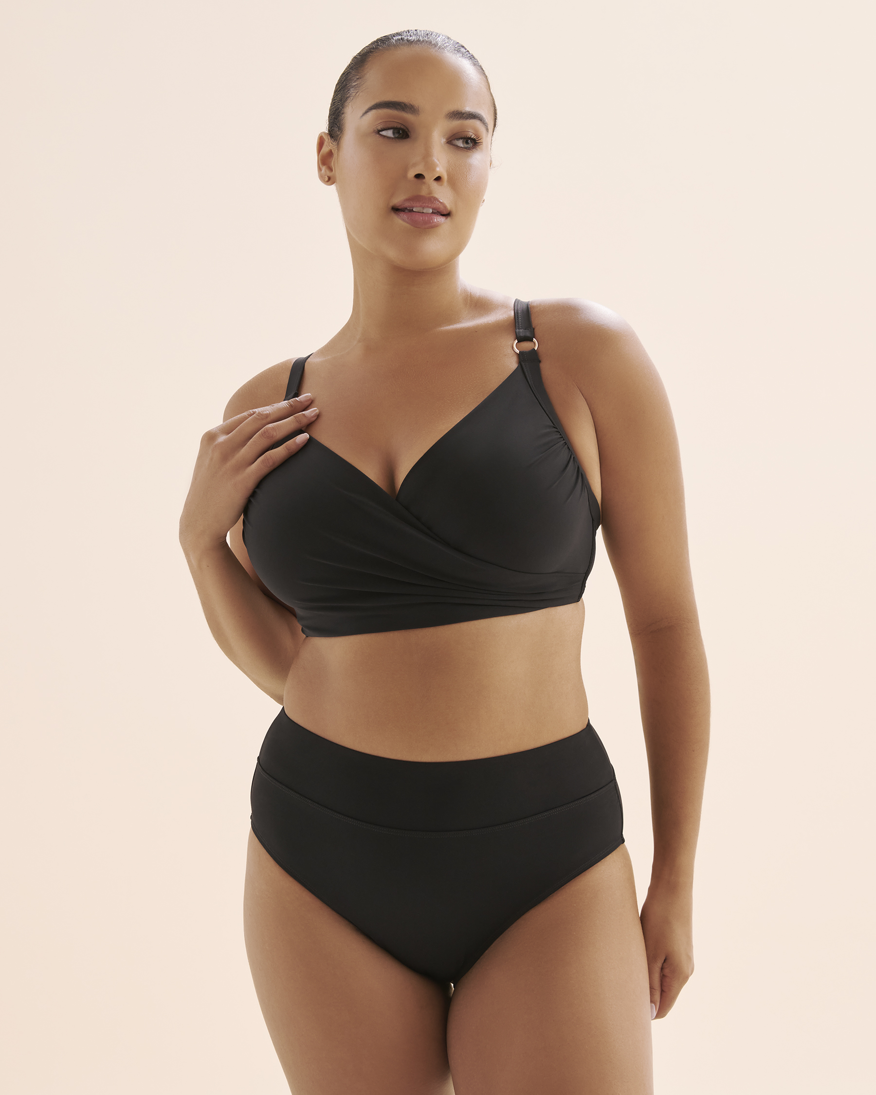 TURQUOISE COUTURE Crosssover D Cup Plunge Bikini Top Black 01200113 - View1